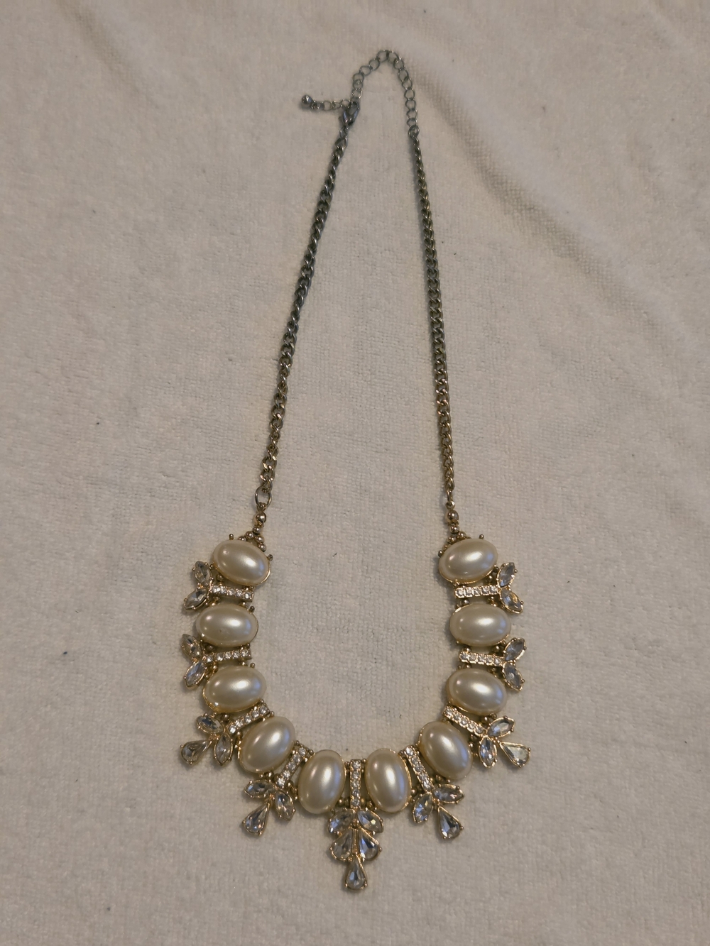 Elegant Pearl Statement Necklace - Gold Tone